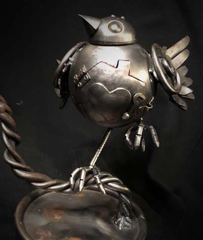 Birds of love metal sculpture done by De Nadie artist