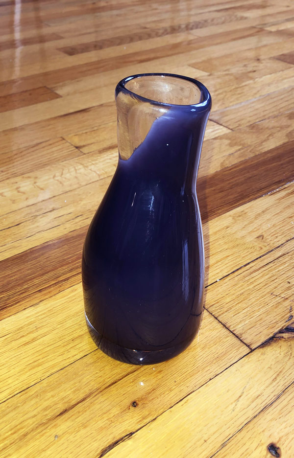 glass art purple overlay vase De Nadie Urban glass