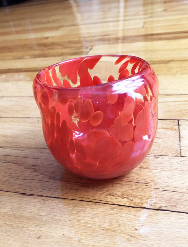 glassblowing red cup De Nadie artist Urban glass Brooklyn glass 